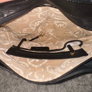 MICHAEL KORS black genuine leather shoulder bag